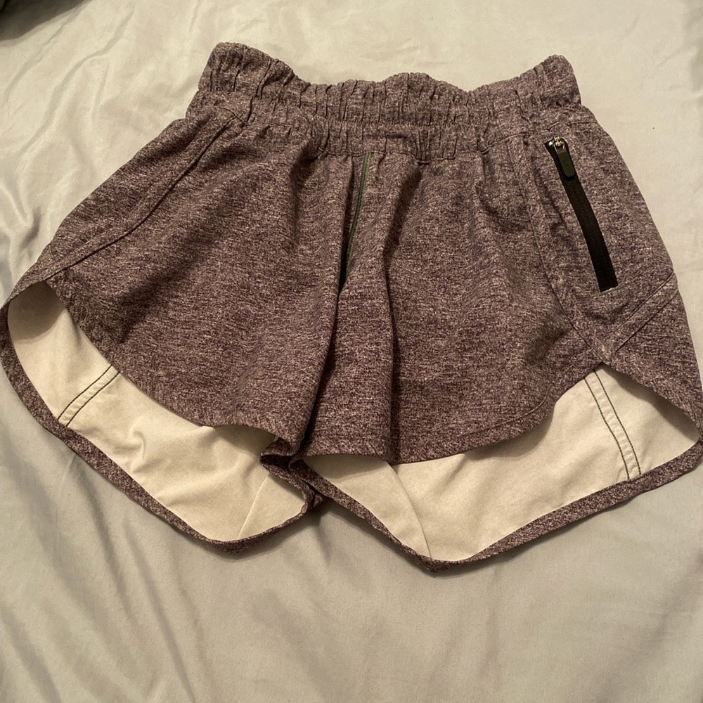 Super cute no flaws barley worn and size zero